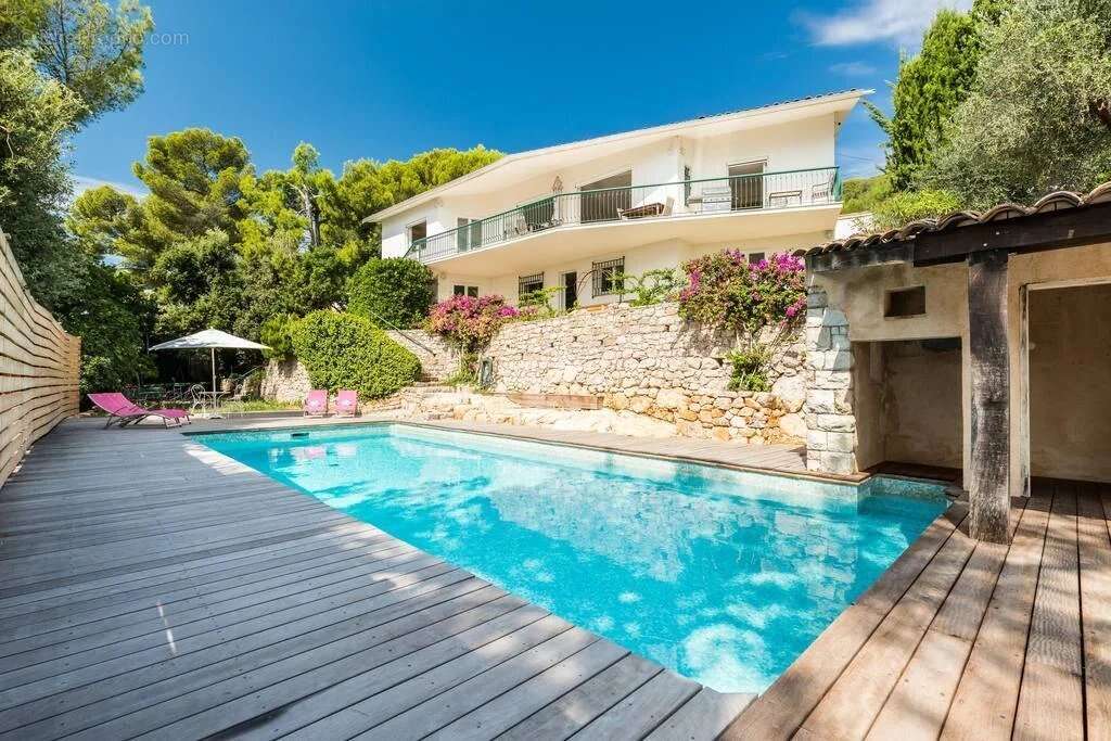 Maison à VALLAURIS