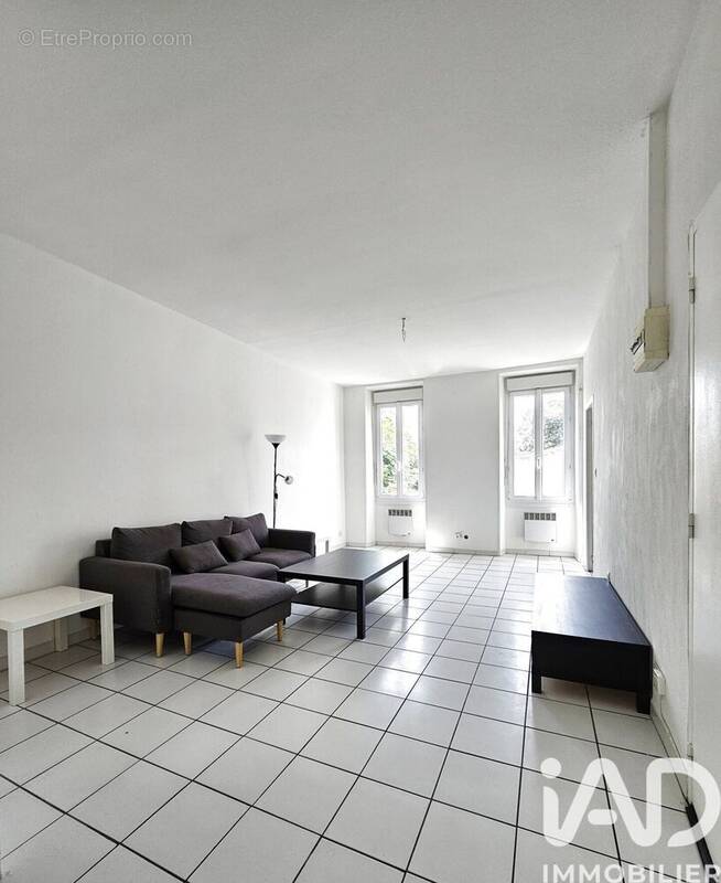 Photo 1 - Appartement à MARSEILLE-4E