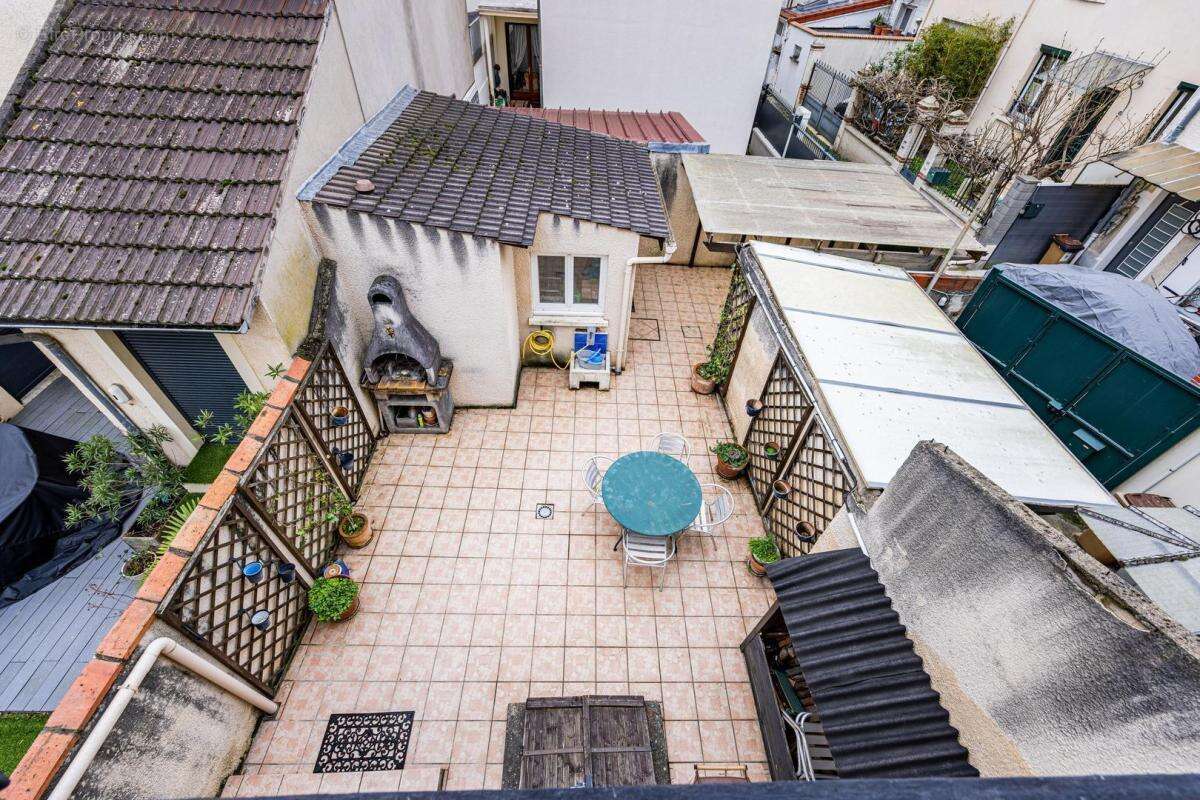 Maison à LA GARENNE-COLOMBES