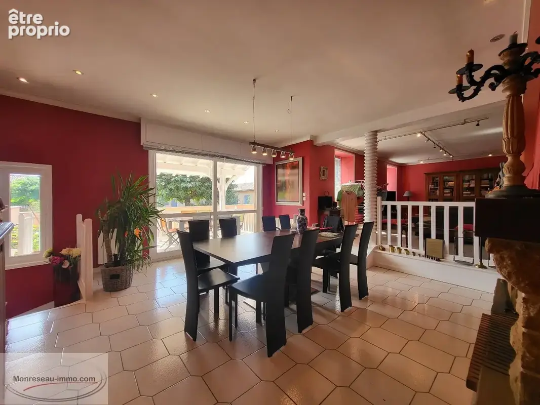 Propriete familiale avec caveau de 60m² ! - photo 2