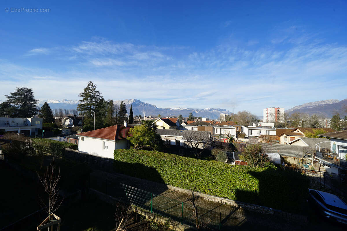 Appartement à SAINT-MARTIN-D'HERES