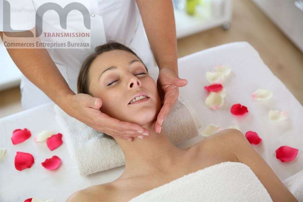 Commerce à PARIS-9E