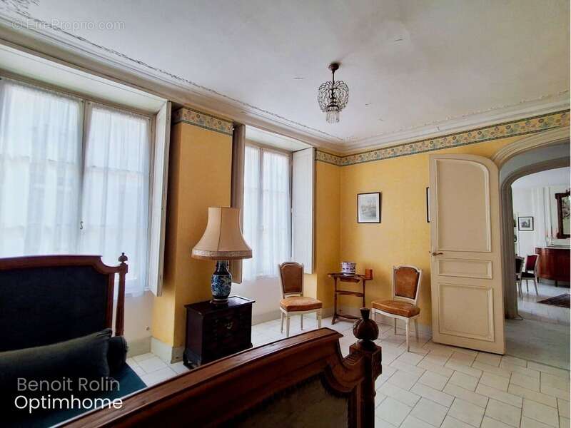 Maison bourgeoise du XIXe siècle au cœur de Saint-Calais - photo 4