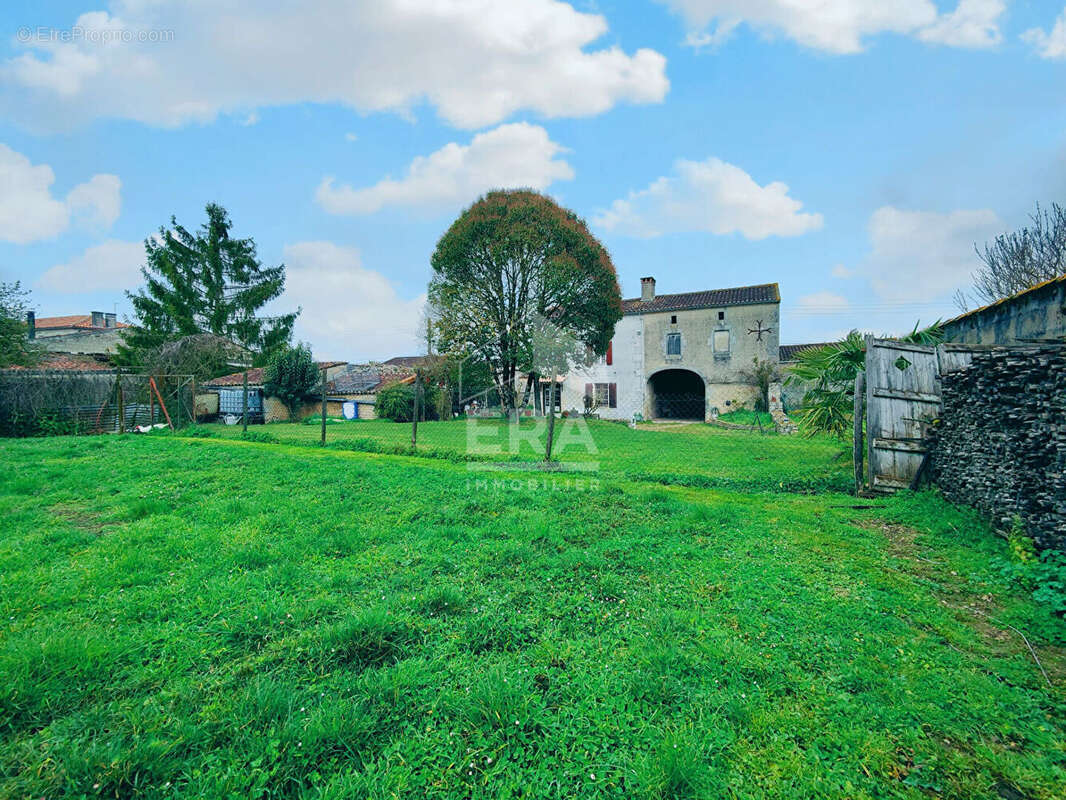 Maison à SIGOGNE