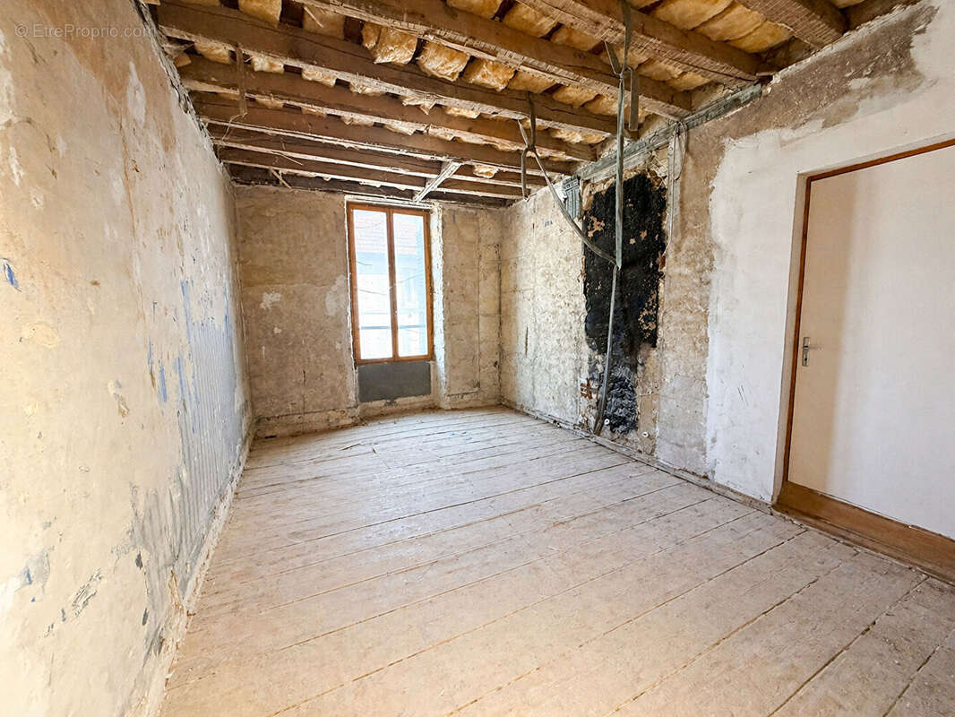 Maison à BARBONNE-FAYEL