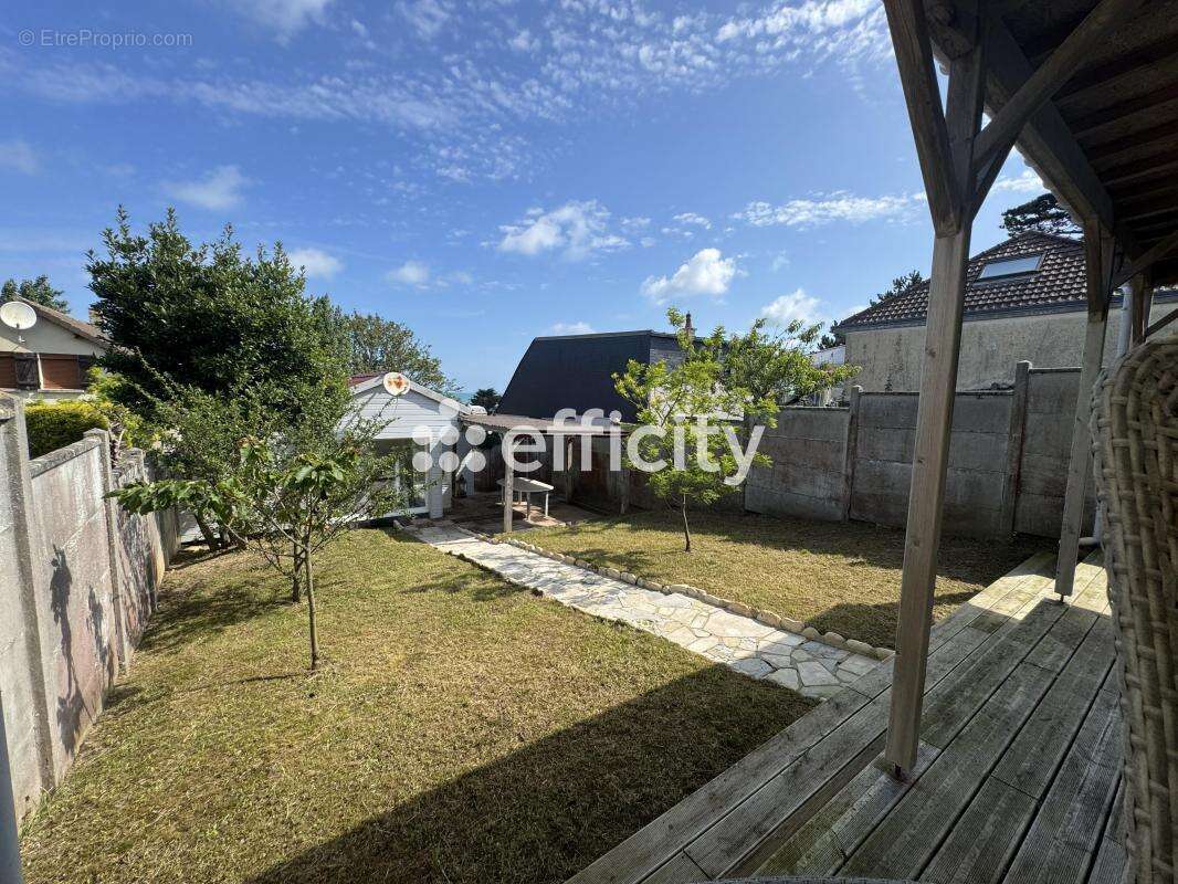 Maison à ARROMANCHES-LES-BAINS