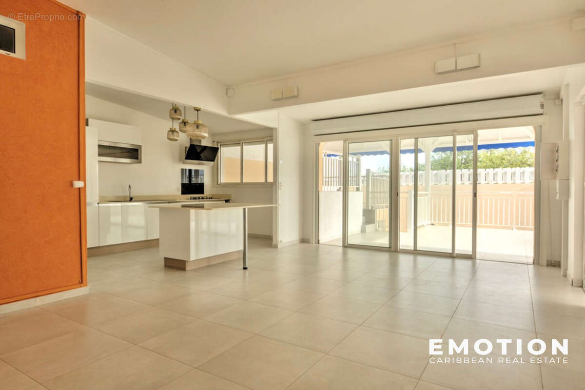 Maison à PETIT-BOURG