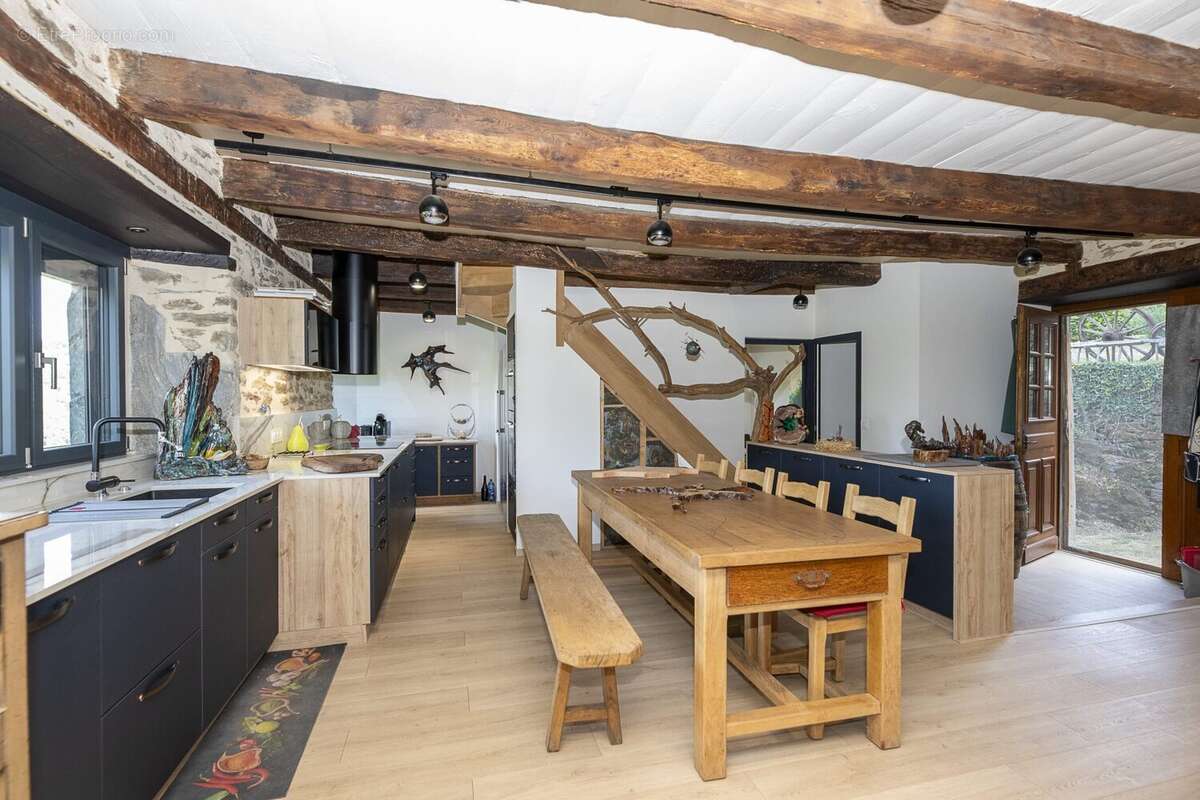 Maison 113 m² à Cassaniouze  - photo 5