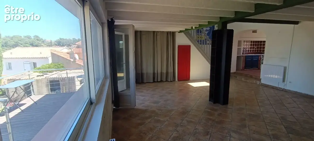 ** Vue Mer ** Haut de MAISON Type LOFT avec Terrasse & jardin ** (83430) Saint Mandrier sur mer ** - photo 3