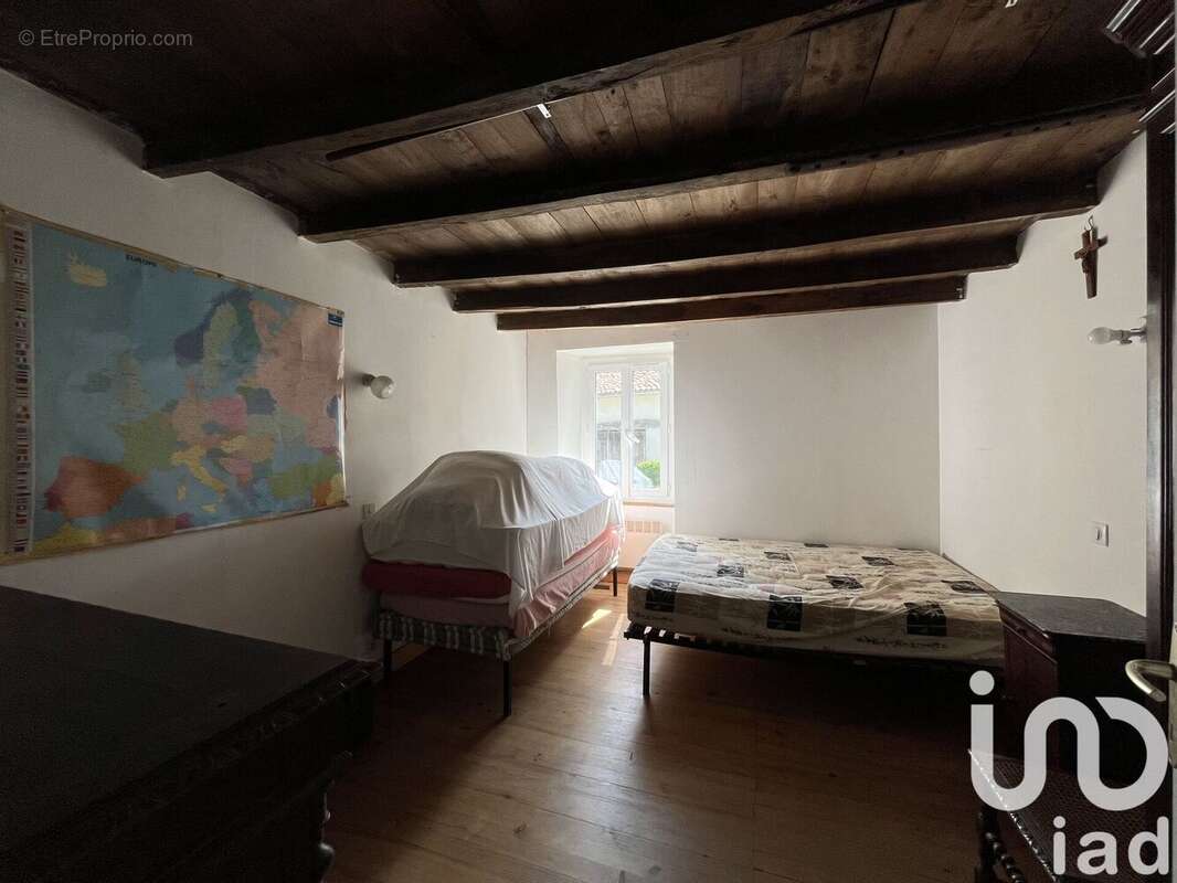 Maison 93 m² à Chirac  - photo 7
