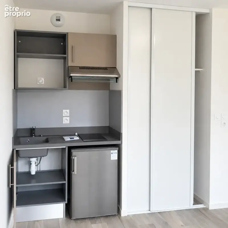 Studio quasi neuf avec salle de gym et équipement communs - photo 3