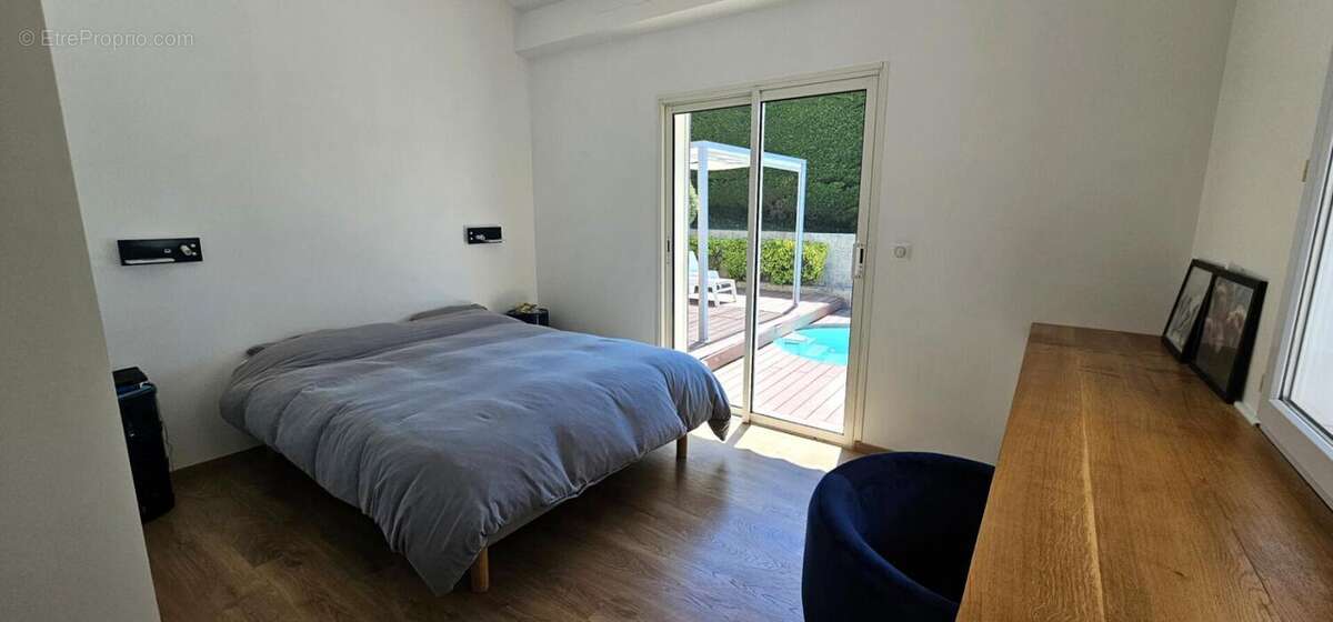 Maison à ROCHEFORT-EN-VALDAINE