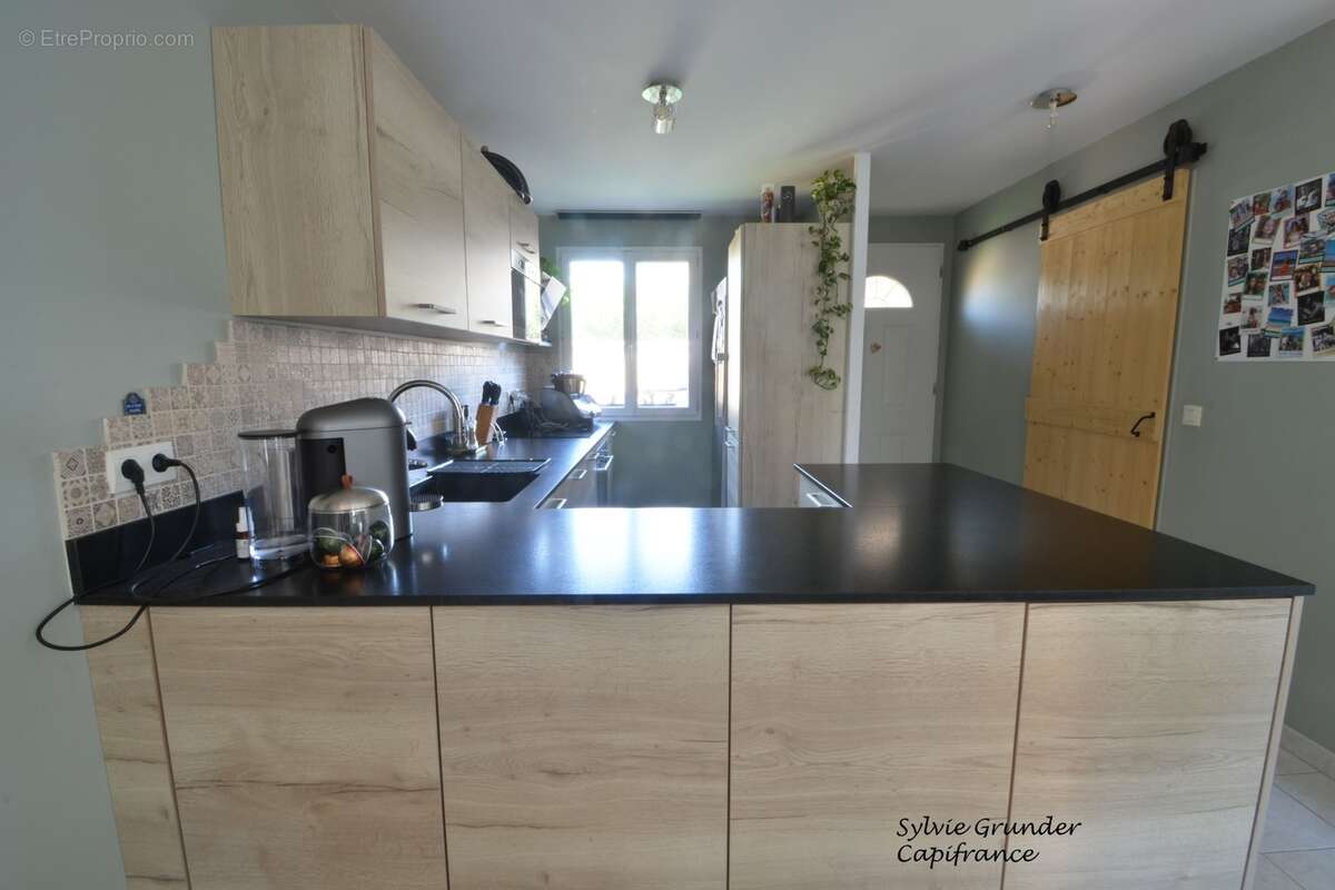 Maison à vendre 4 pièces LANCON PROVENCE (13) avec jardin et piscine - photo 5