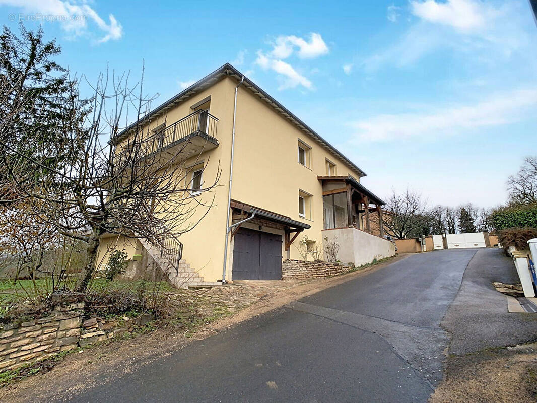Maison à LUGNY