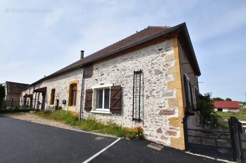 Maison à LA CHAPELLE-AU-MANS