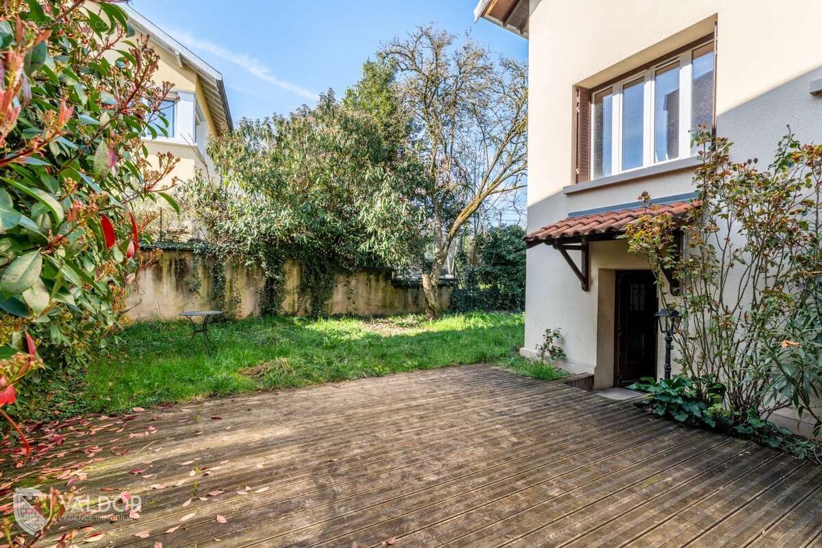 Maison à TASSIN-LA-DEMI-LUNE