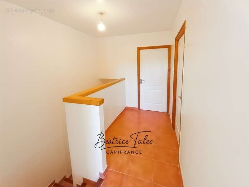 Appartement à LA FARE-LES-OLIVIERS