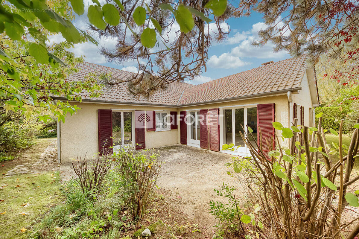 Maison à LA QUEUE-EN-BRIE