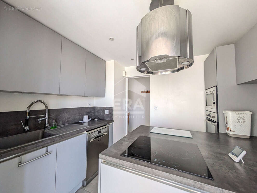 Appartement à MARSEILLE-4E