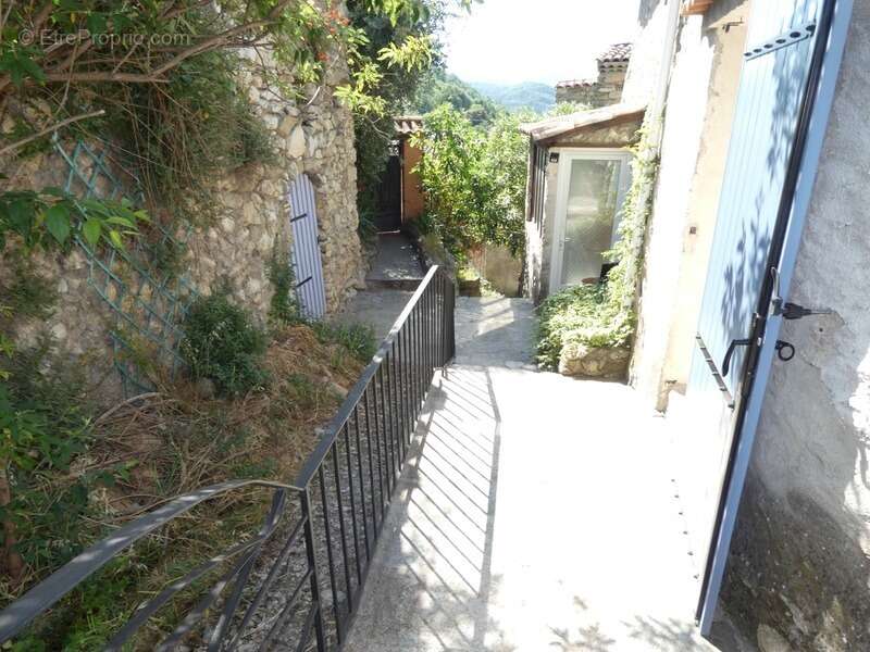 Maison à VOLONNE