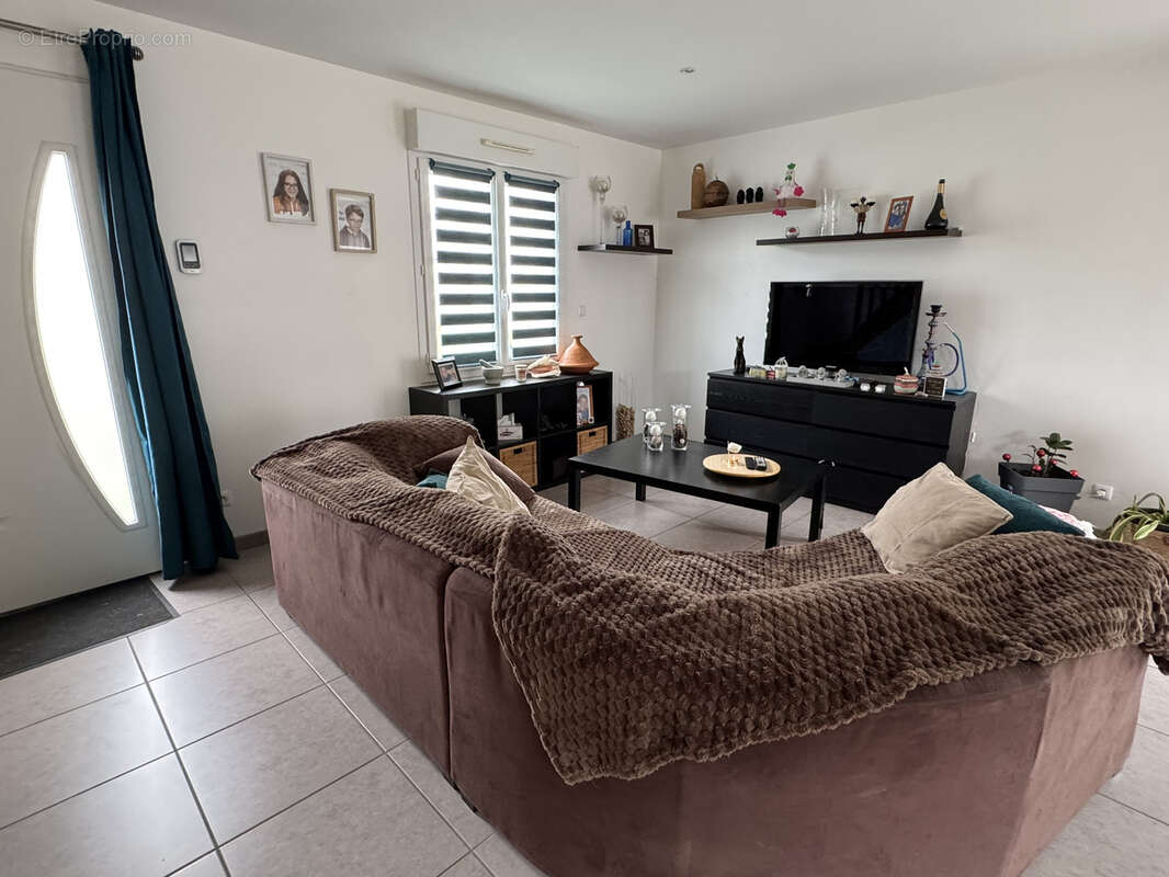 Maison à LA RIVIERE-SAINT-SAUVEUR