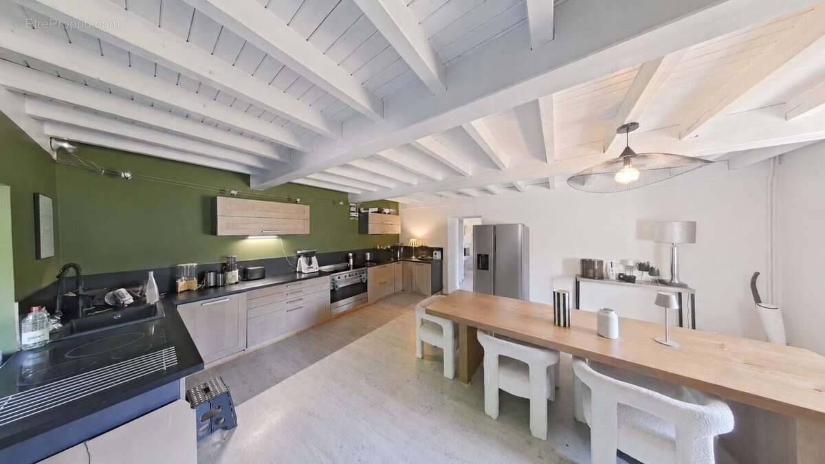 Maison 254 m² à Veauche  - photo 5