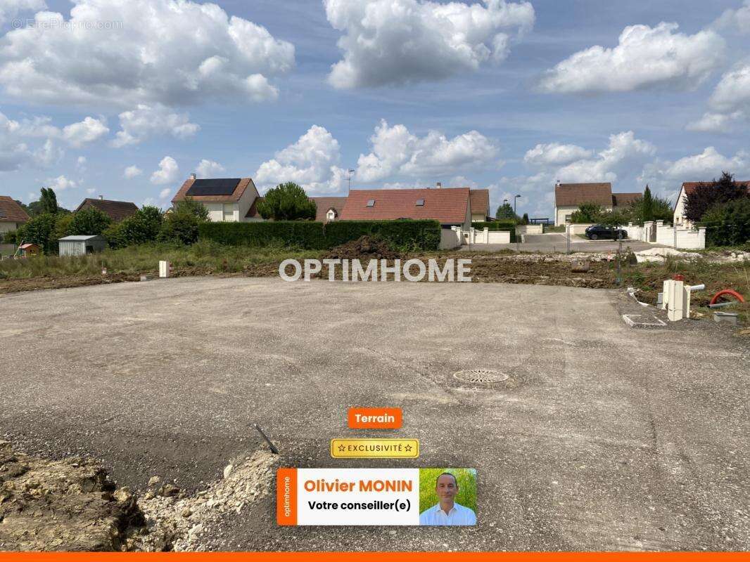 Au calme, cœur de village, terrain constructible et viabilisé de 848 m2 - photo 5