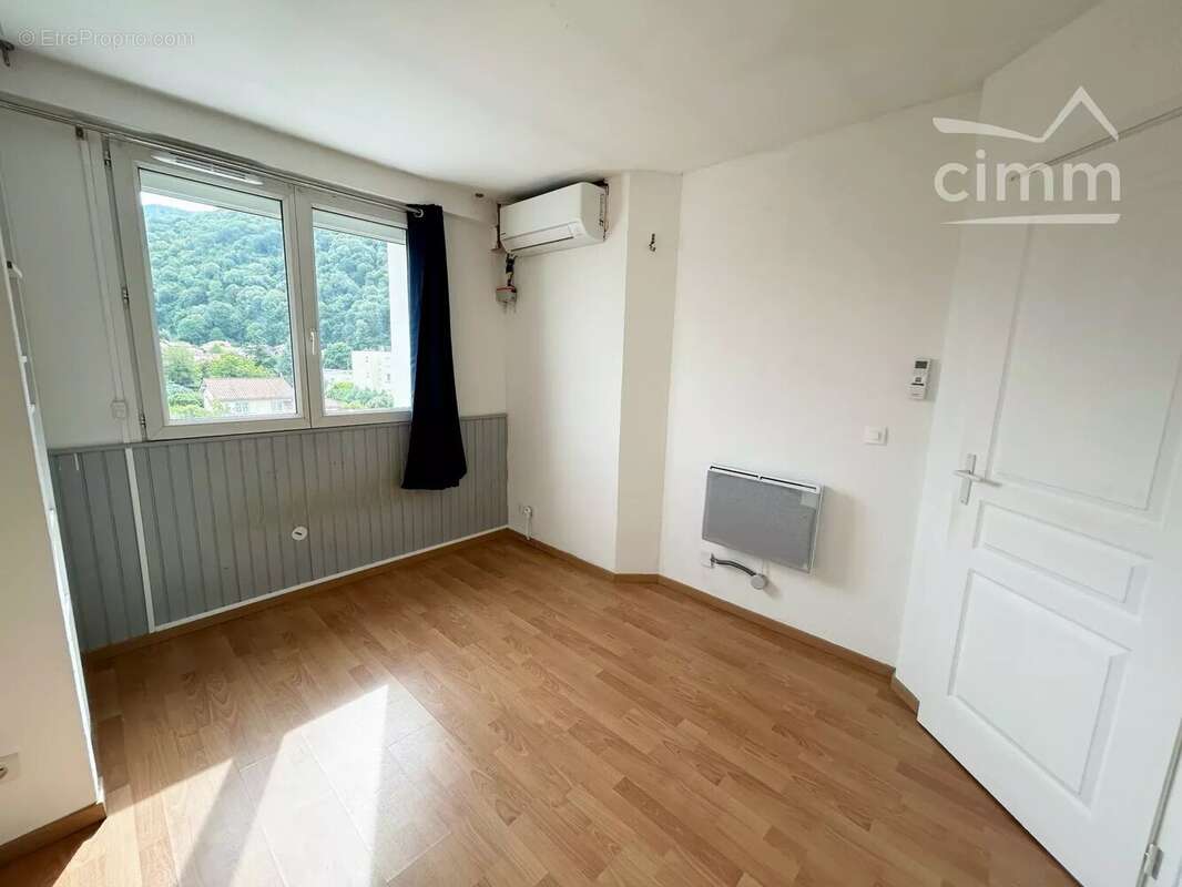 Appartement à DOMENE