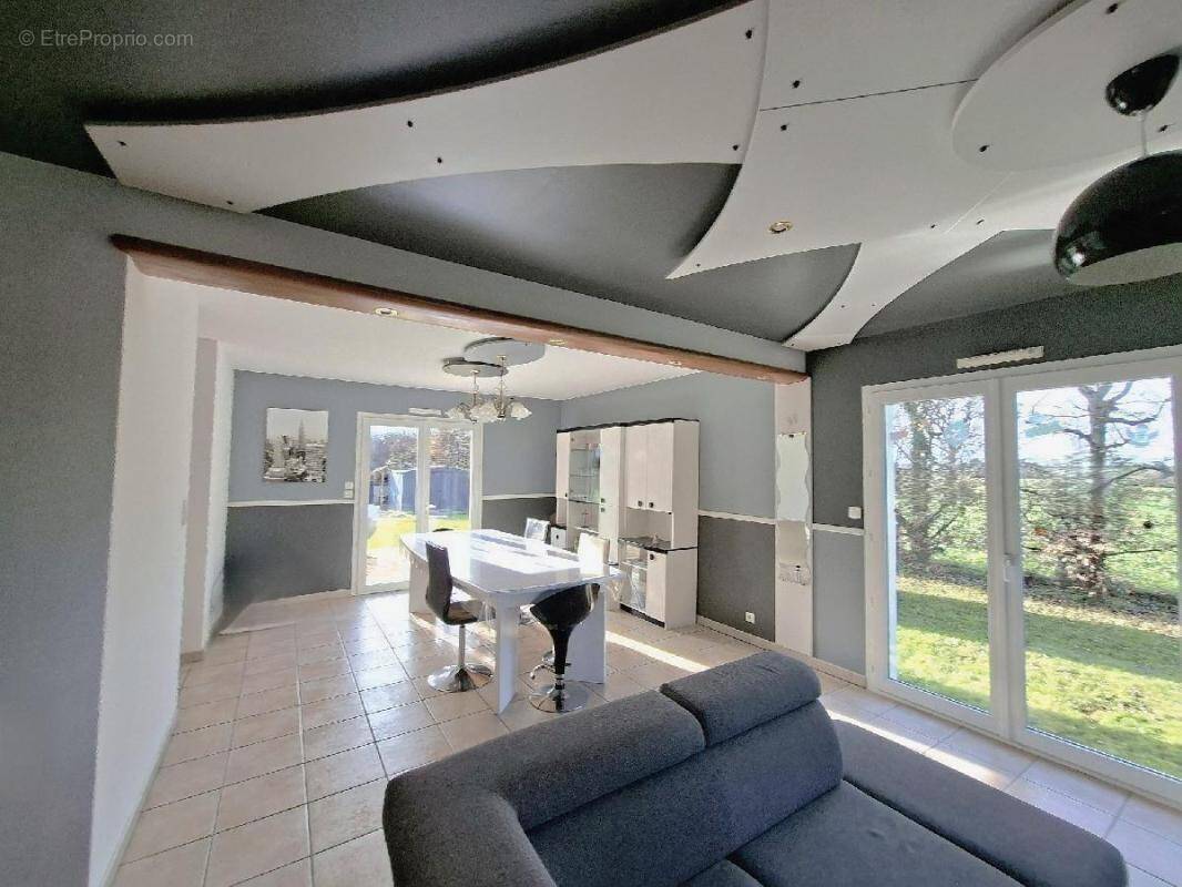 Maison à SAINT-LYPHARD