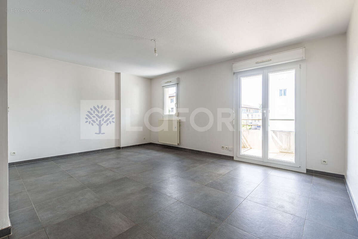 Agence immobiliere laforet - "glycine" - annecy - appartement t2 de 44,57m² - balcon - cave - garage en option - photo 3
