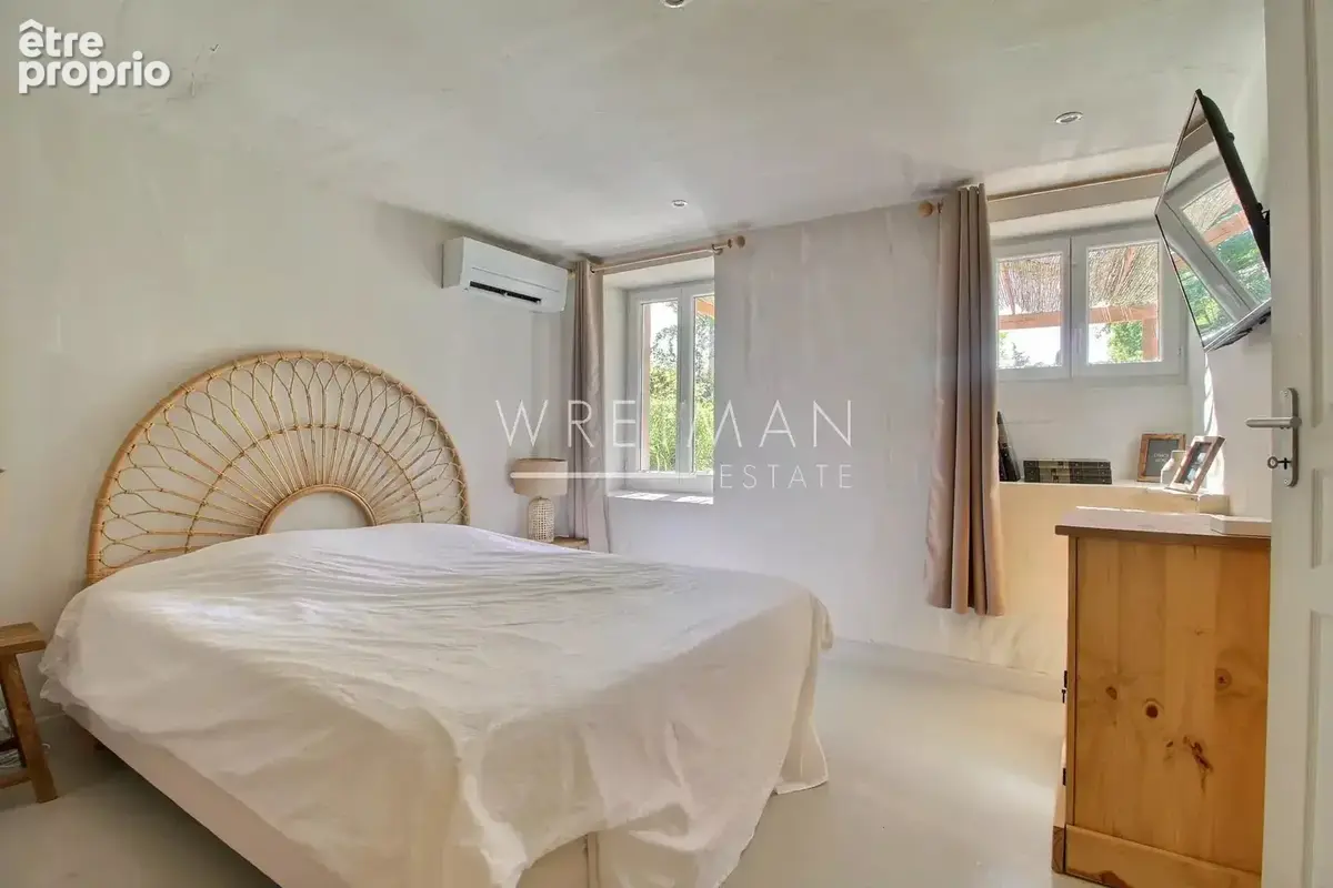 Maison en pierre rénovée au calme - Fayence - photo 10