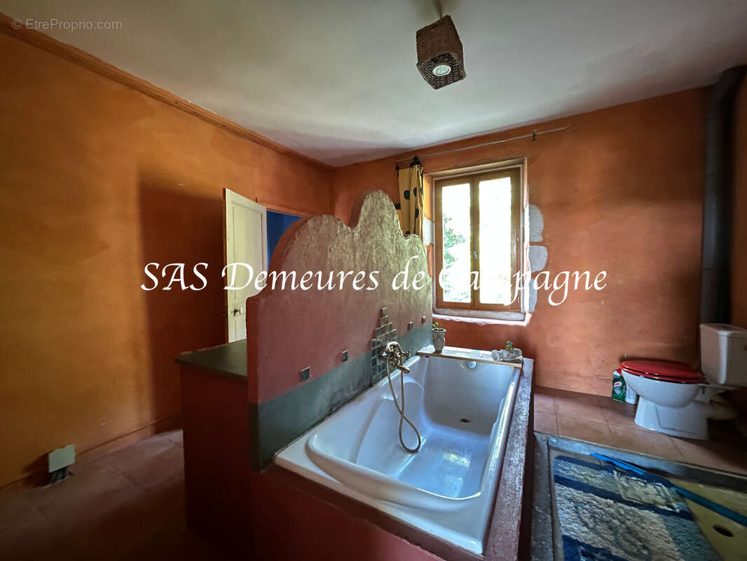 Maison à SENS-BEAUJEU