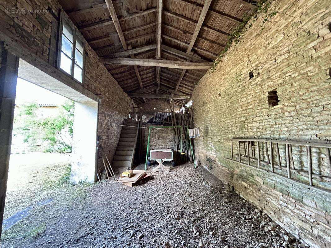 maison type longère de caractères - 156m2 - terrain 899m2 - photo 13