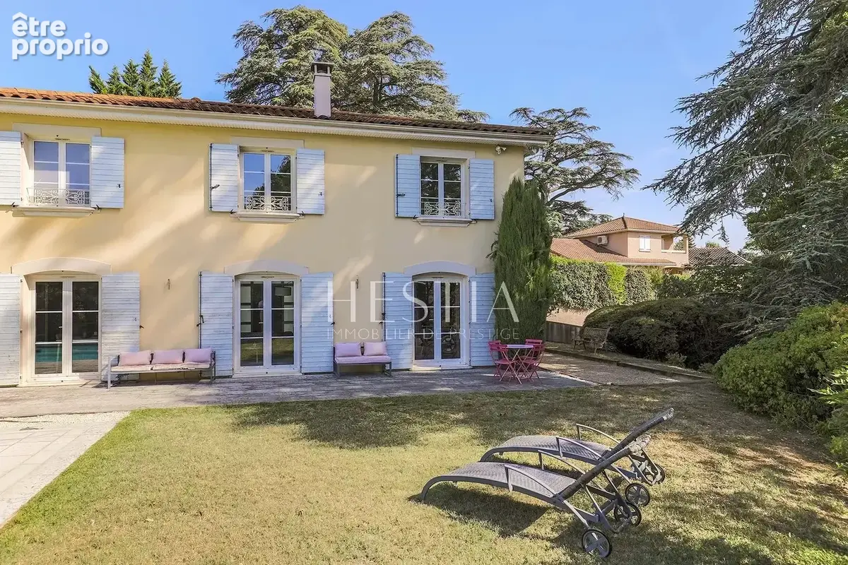 Villa esprit "Bastide" dans un cadre verdoyant - photo 3