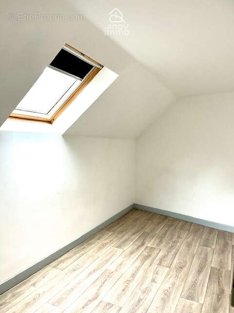 Immeuble avec appartement duplex renove sur local commercia - photo 11