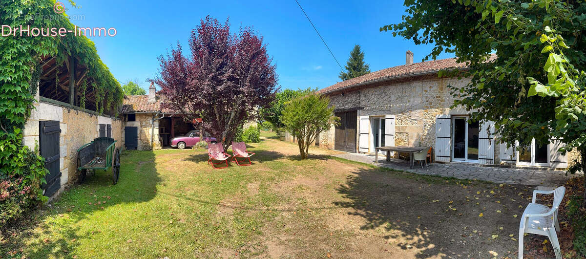 Maison à ANTONNE-ET-TRIGONANT