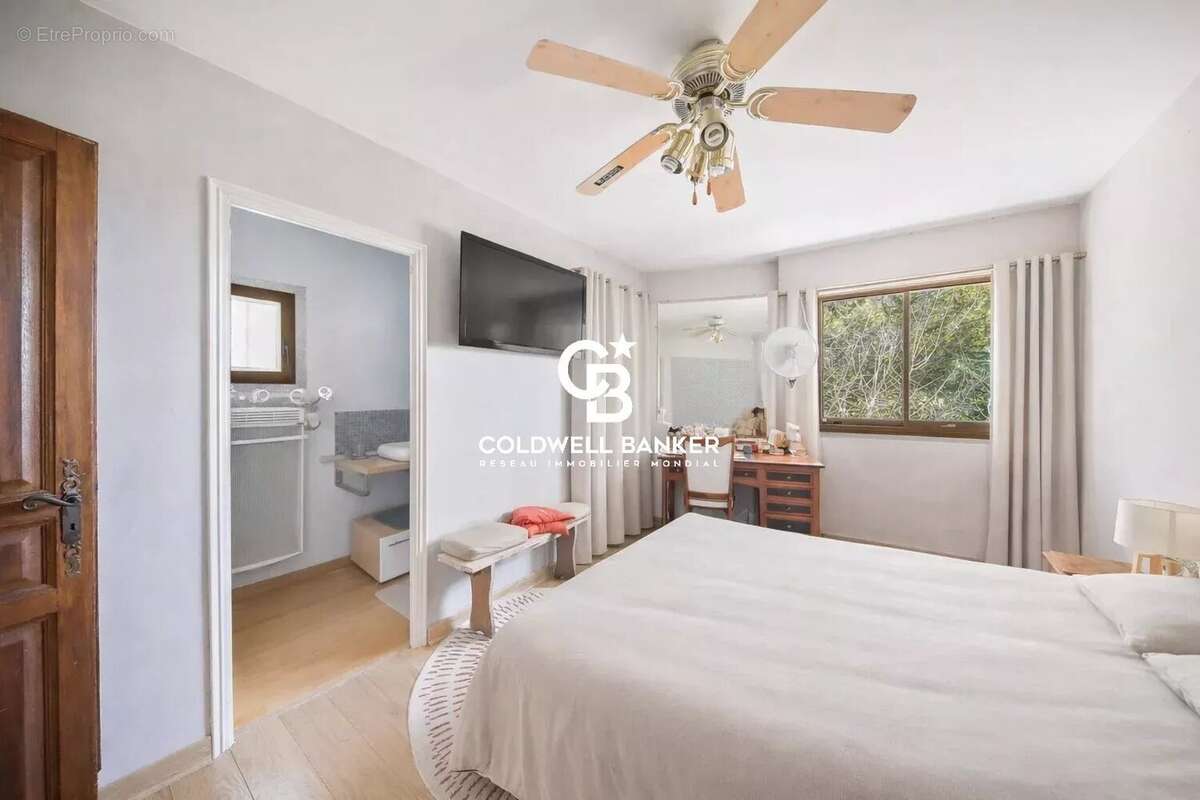 Maison à CARQUEIRANNE