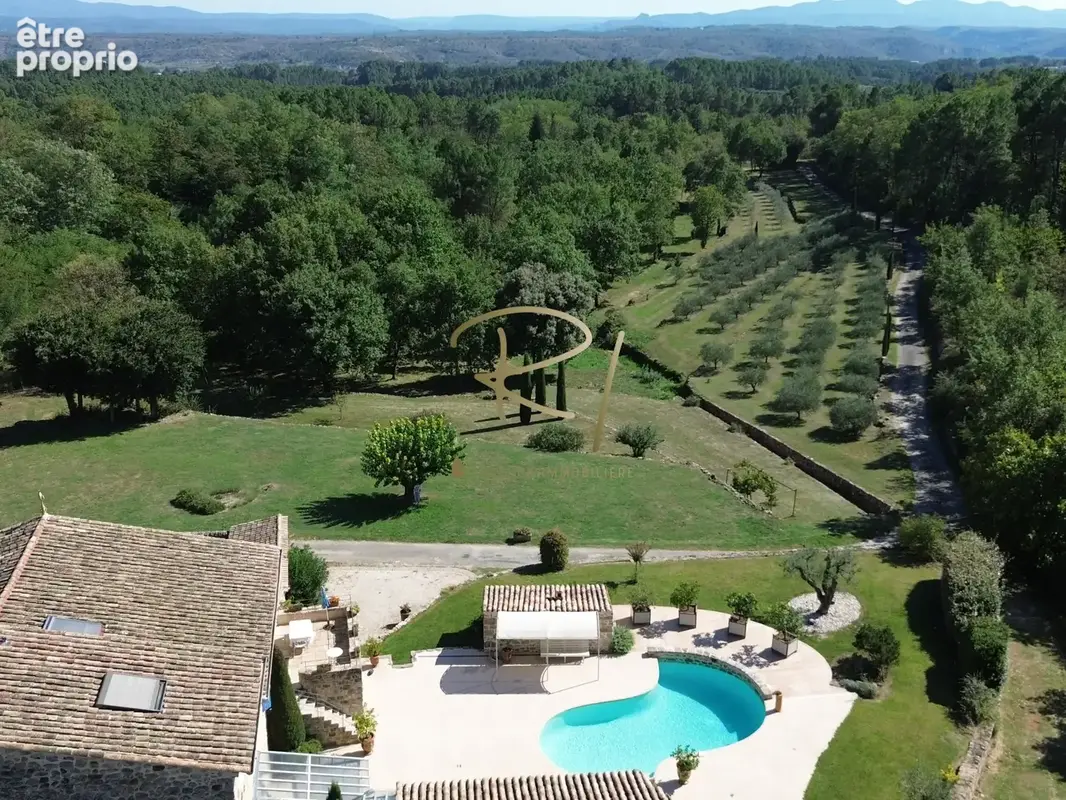 Mas en pierre rénové avec dépendances et piscine - photo 5