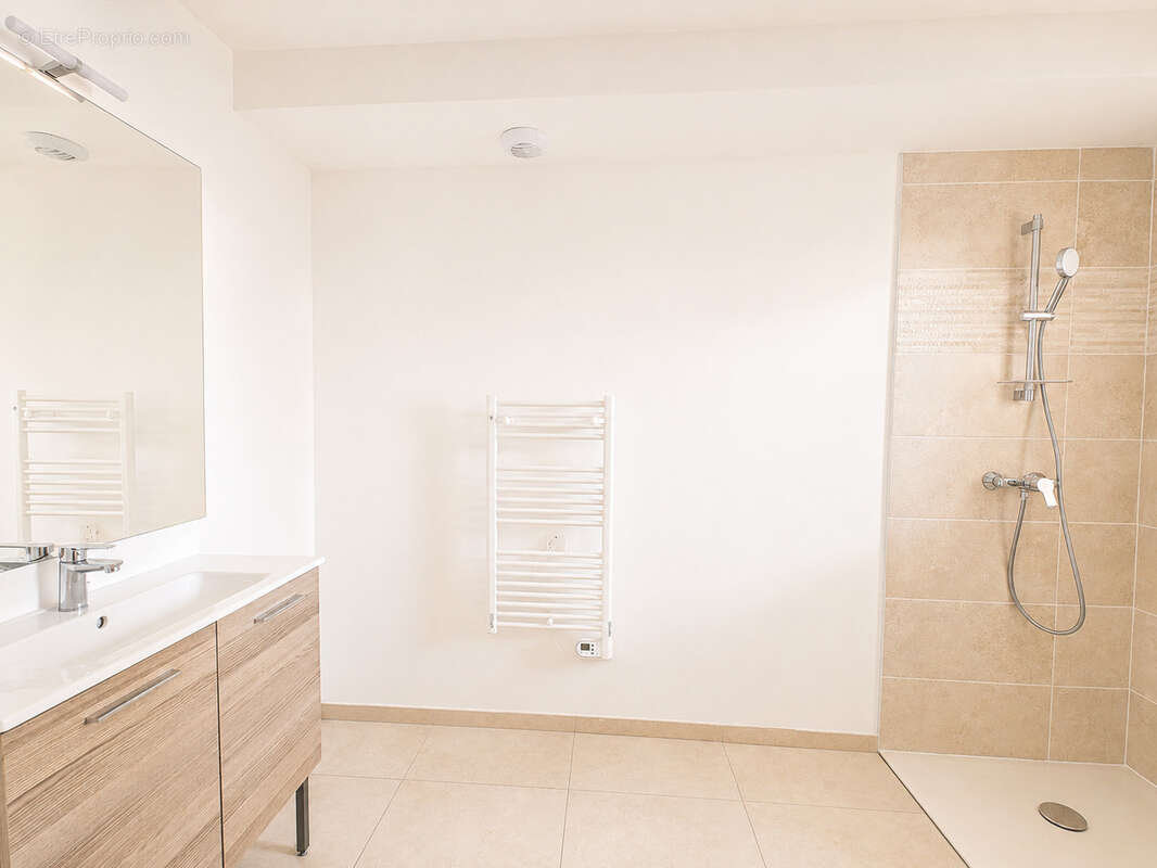 Mauguio   Villa T5 de 114 m2 avec jardin de 108 m2  Disponible immédiatement - photo 8