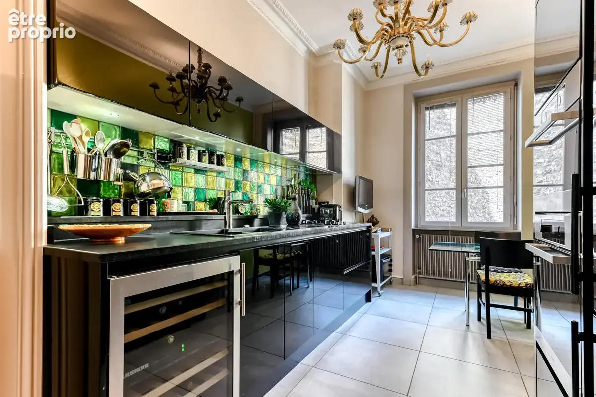 EXCLUSIVITE - Lyon 1er Proche place Sathonay - Elégant appartement de 124 m2 - photo 4