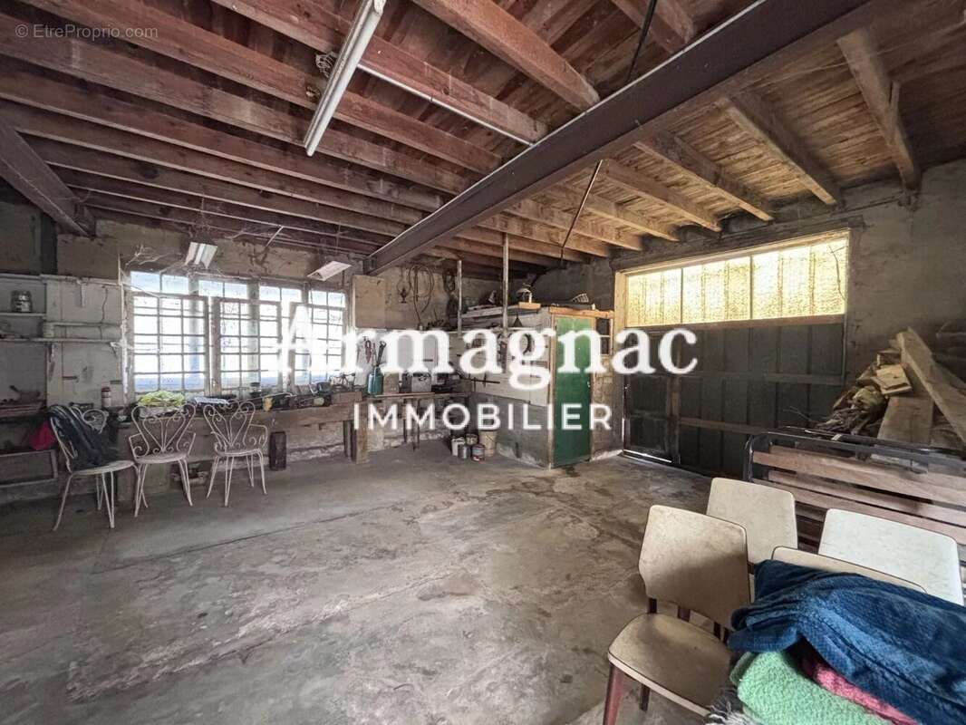 Maison à VIC-FEZENSAC