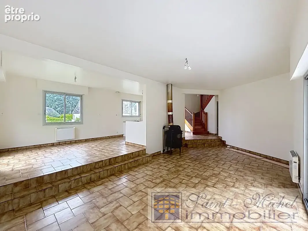 LOCUNOLÉ au bourg, maison de 116 m² avec jardin - photo 4