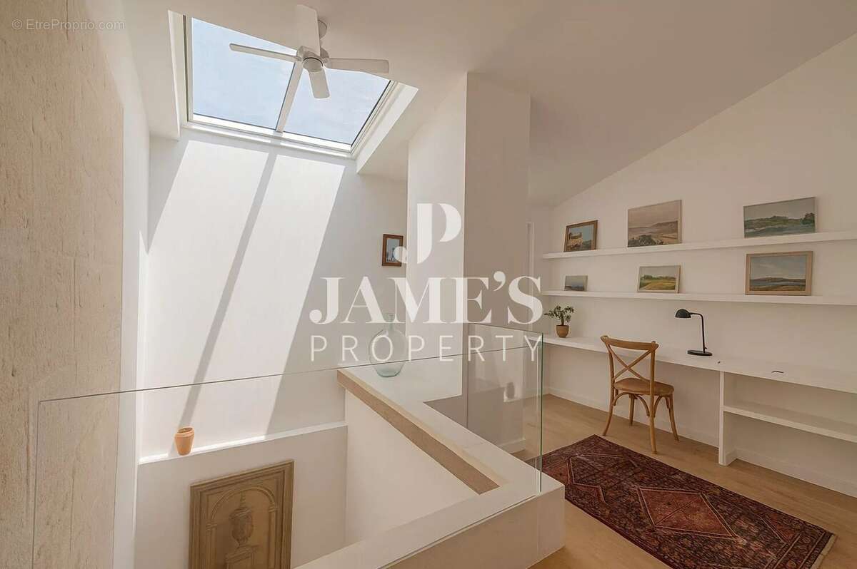 Maison à FONTVIEILLE