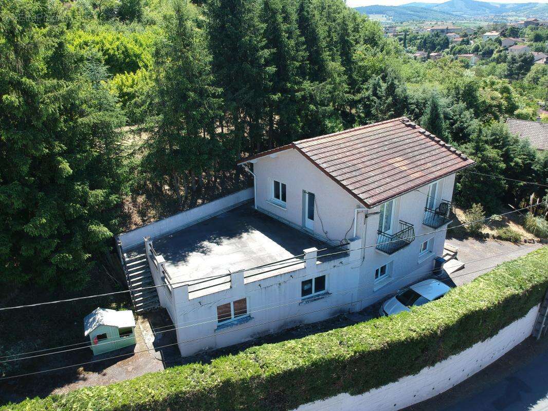 Maison à GENILAC