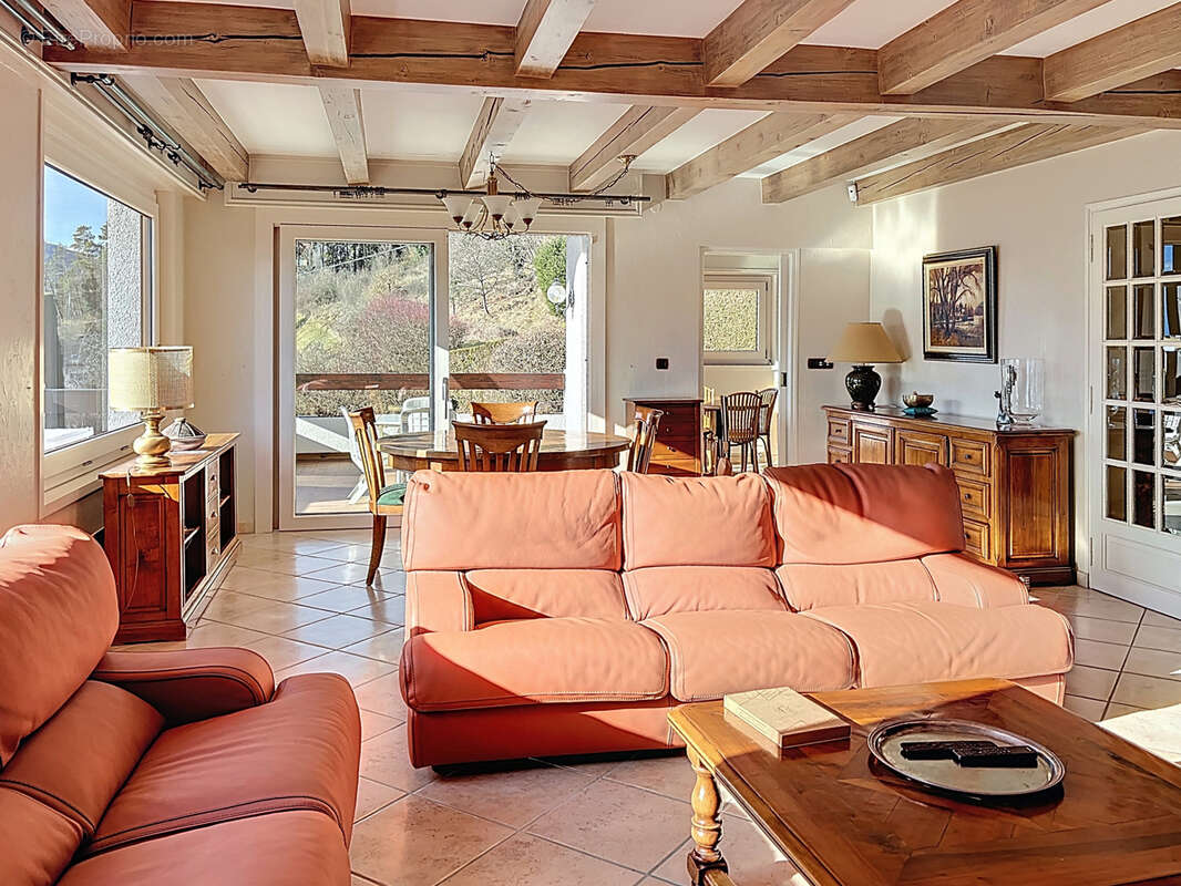 Maison à MARIGNIER