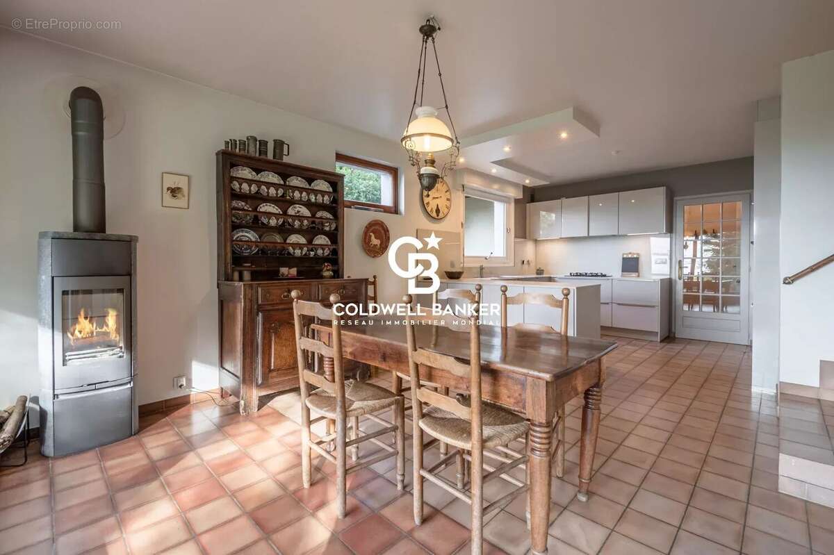 Maison à VETRAZ-MONTHOUX