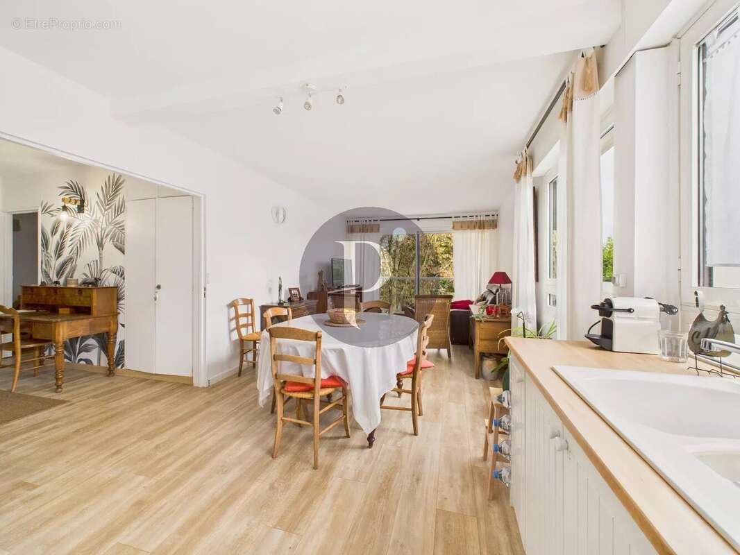 Appartement à VERRIERES-LE-BUISSON