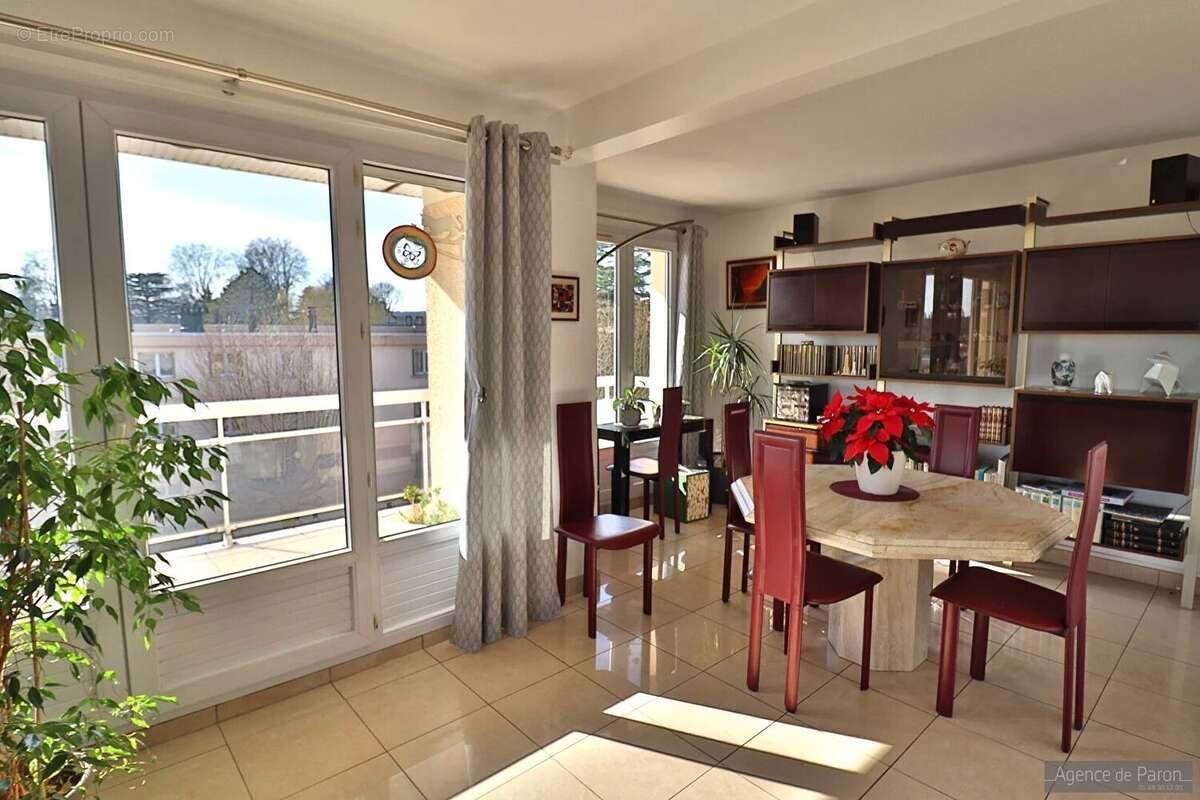 Appartement à VERRIERES-LE-BUISSON