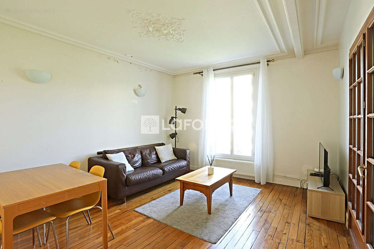 Appartement à PARIS-14E