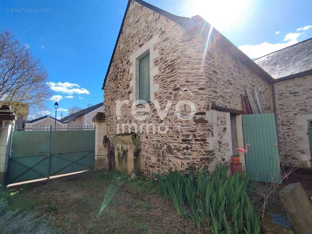 Belle demeure du 19ème dans petit village de caractère en bord de Loire - photo 3